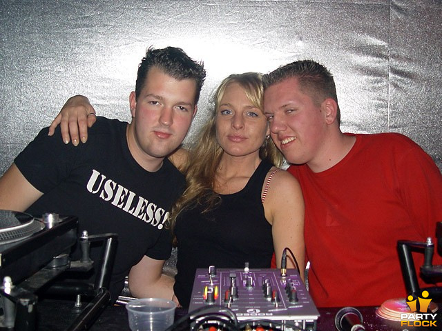 foto The Kick Off, 17 januari 2004, Ruiterskwartier, met Brennan Heart