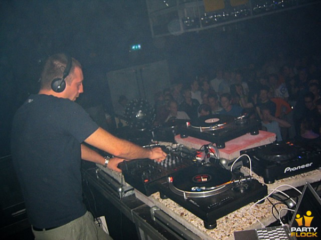 foto Heroes of Techno, 7 februari 2004, P60, met Danilo Vigorito