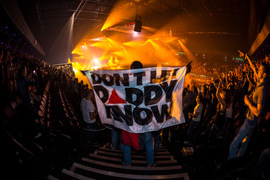 Don't Let Daddy Know foto