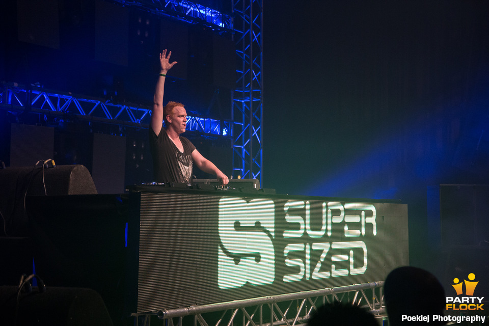 foto SuperSized RAW special, 8 maart 2014, Central Studios, met B-Front