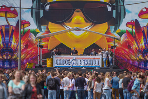 foto Dance4Liberation, 5 mei 2014, Parkeerterrein IJsselhallen, Zwolle #827646