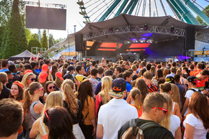 foto Out of Control, 5 juli 2014, Walibi Holland, Biddinghuizen #838146