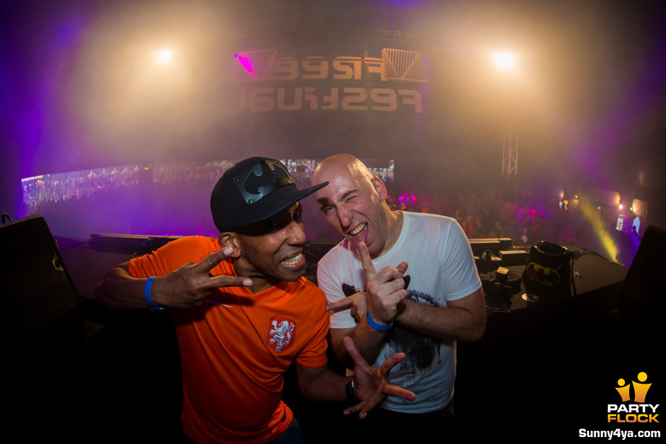 foto Free Festival, 5 juli 2014, Atlantisstrand, met The Darkraver, Vince