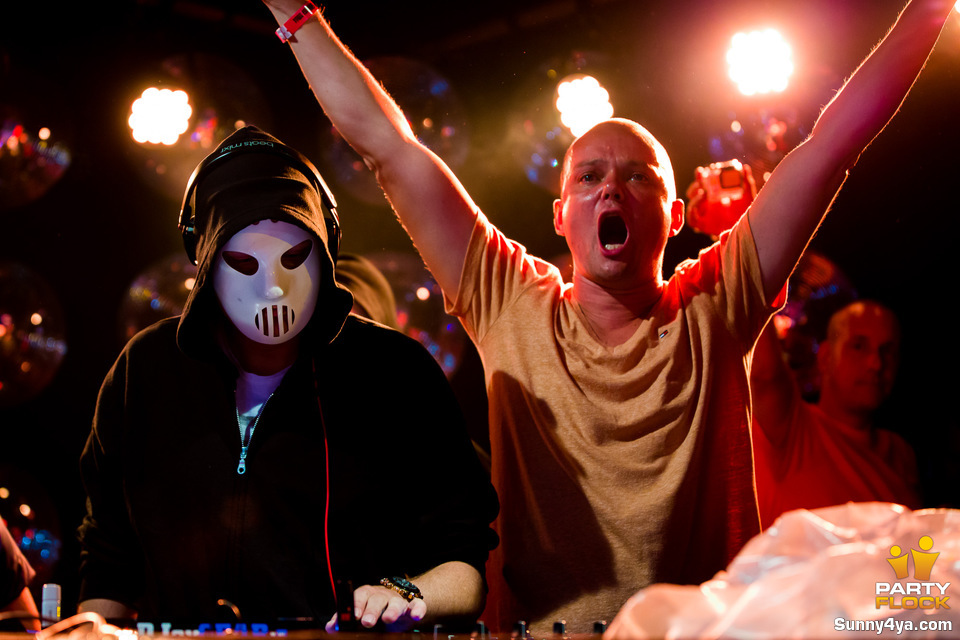 foto Free Festival, 5 juli 2014, Atlantisstrand, met Angerfist, Outblast