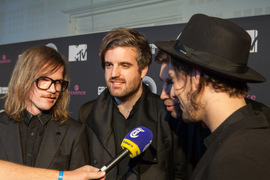 Uitreiking MTV EMA Best Dutch Act foto