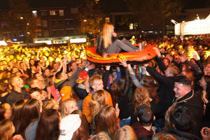 foto Absolutely Kingsnight 2015, 26 april 2015, Van Heekplein, Enschede #866113