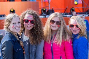 foto Kingsday Outdoor 2015, 27 april 2015, Oldehoofsterkerkhof, Leeuwarden #866641