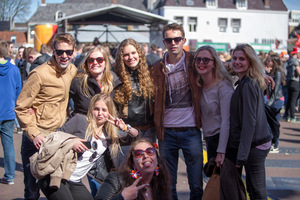 foto Kingsday Outdoor 2015, 27 april 2015, Oldehoofsterkerkhof, Leeuwarden #866652