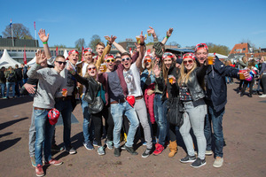 foto Kingsday Outdoor 2015, 27 april 2015, Oldehoofsterkerkhof, Leeuwarden #866657