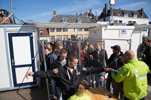 foto Kingsday Outdoor 2015, 27 april 2015, Oldehoofsterkerkhof, Leeuwarden #866660