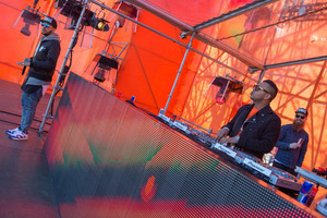 foto Kingsday Outdoor 2015, 27 april 2015, Oldehoofsterkerkhof, Leeuwarden #866678