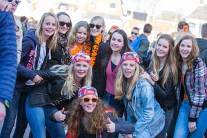 foto Kingsday Outdoor 2015, 27 april 2015, Oldehoofsterkerkhof, Leeuwarden #866686