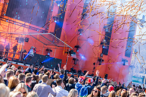 foto Kingsday Outdoor 2015, 27 april 2015, Oldehoofsterkerkhof, Leeuwarden #866694