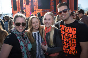 foto Kingsday Outdoor 2015, 27 april 2015, Oldehoofsterkerkhof, Leeuwarden #866700