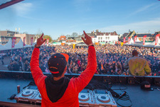 Foto's, Kingsday Outdoor 2015, 27 april 2015, Oldehoofsterkerkhof, Leeuwarden