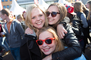 foto Kingsday Outdoor 2015, 27 april 2015, Oldehoofsterkerkhof, Leeuwarden #866706