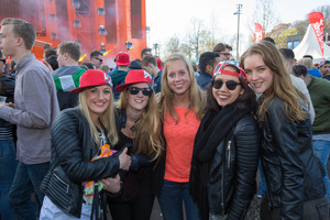 foto Kingsday Outdoor 2015, 27 april 2015, Oldehoofsterkerkhof, Leeuwarden #866740