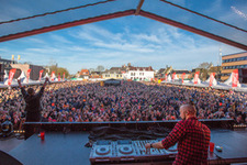 Foto's, Kingsday Outdoor 2015, 27 april 2015, Oldehoofsterkerkhof, Leeuwarden