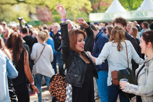 foto Bevrijdingsdag Enschede, 5 mei 2015, Universiteit Twente, Enschede #867527