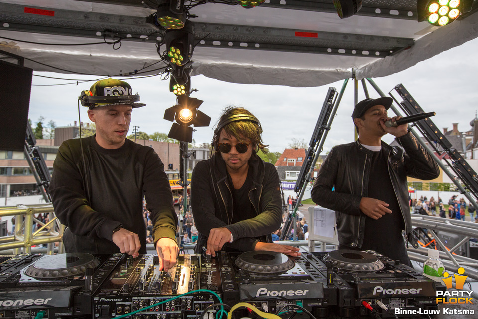 foto Hemels Festival, 14 mei 2015, Oldehoofsterkerkhof, met Mightyfools, Apster