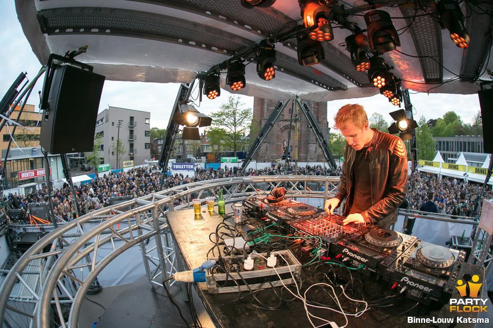 foto Hemels Festival, 14 mei 2015, Oldehoofsterkerkhof, met Jay Hardway