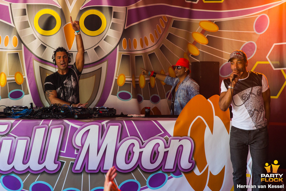 foto Full Moon Festival, 6 juni 2015, Peddelpoel, met MEM, J