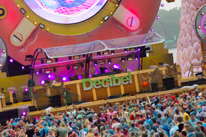 foto Decibel outdoor - the festival, 15 augustus 2015, Beekse Bergen, Hilvarenbeek #881712