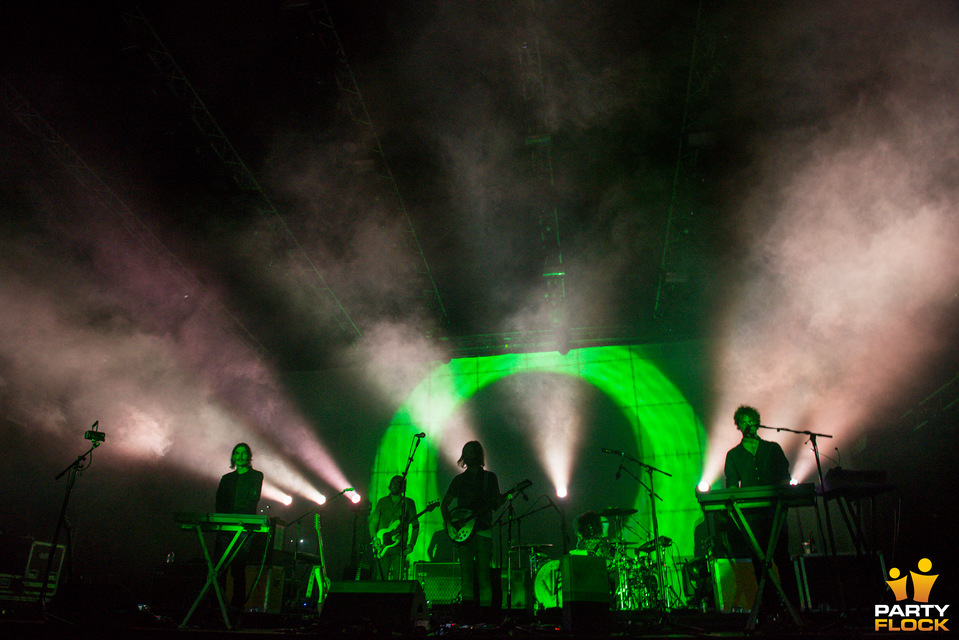 foto Lowlands, 21 augustus 2015, Walibi Holland, met Tame Impala