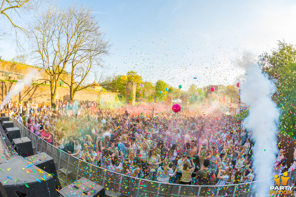 foto Mumbai Color Festival, 5 mei 2016, Fort bij de Vechten