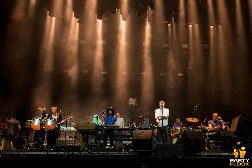 foto Lowlands, 19 augustus 2016, Walibi Holland, met LCD Soundsystem