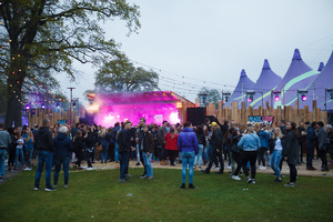 foto Bevrijdingsdag Enschede, 5 mei 2017, Universiteit Twente, Enschede #916520