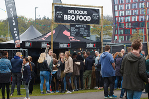 foto Bevrijdingsdag Enschede, 5 mei 2017, Universiteit Twente, Enschede #916582