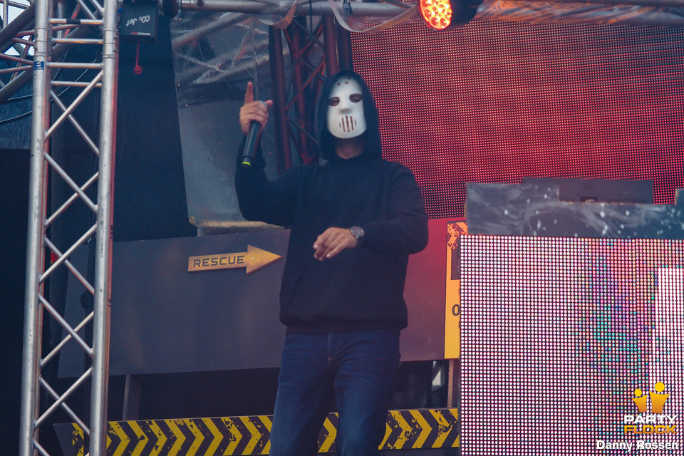 foto AIRFORCE Festival, 5 augustus 2017, Vliegveld Twenthe, met Angerfist