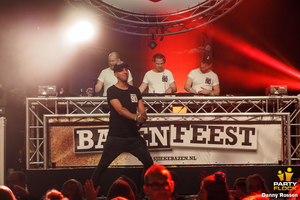 foto BAZENfeest, 25 november 2017, Markant Uden, met Fabulous 90's DJ Team