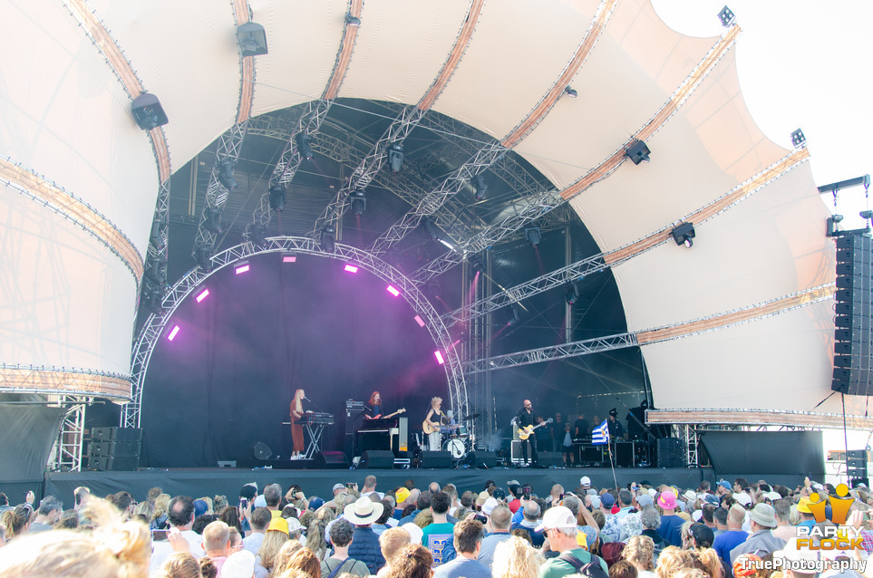 foto Concert at SEA, 29 juni 2018, Brouwersdam, met Jacqueline Govaert