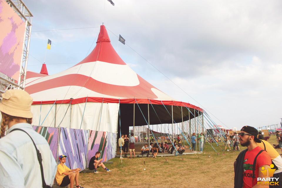 foto Dour Festival, 14 juli 2018, Festivalterrein