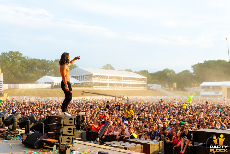 foto Parookaville, 20 juli 2018, Airport Weeze, met DVBBS