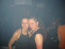 foto Queensday Rave, 30 april 2004, Jennifeu & Malibu, Drachten #94776