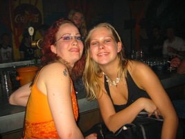 foto Queensday Rave, 30 april 2004, Jennifeu & Malibu, Drachten #94784