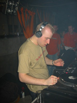 Foto's, Queensday Rave, 30 april 2004, Jennifeu & Malibu, Drachten