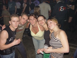 foto Queensday Rave, 30 april 2004, Jennifeu & Malibu, Drachten #94825