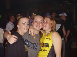 foto Queensday Rave, 30 april 2004, Jennifeu & Malibu, Drachten #94862