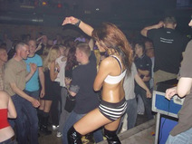 Foto's, Queensday Rave, 30 april 2004, Jennifeu & Malibu, Drachten