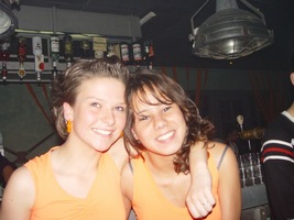 foto Queensday Rave, 30 april 2004, Jennifeu & Malibu, Drachten #94921