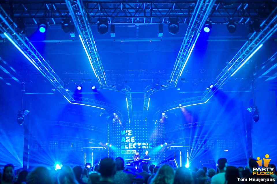 foto We Are Electric, 10 november 2018, Klokgebouw