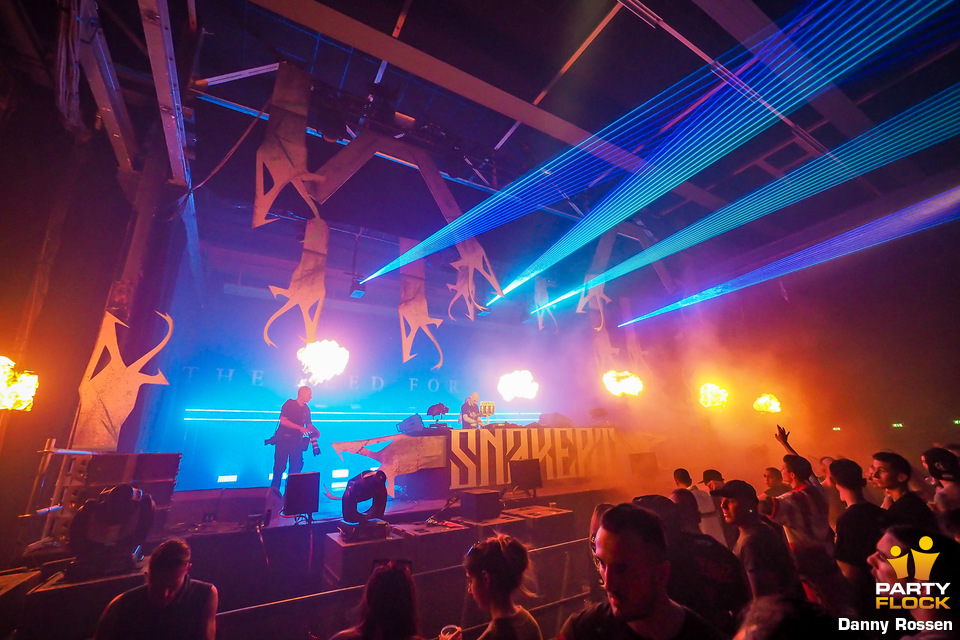 foto Snakepit, 8 december 2018, Klokgebouw