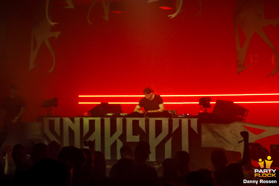 foto Snakepit, 8 december 2018, Klokgebouw