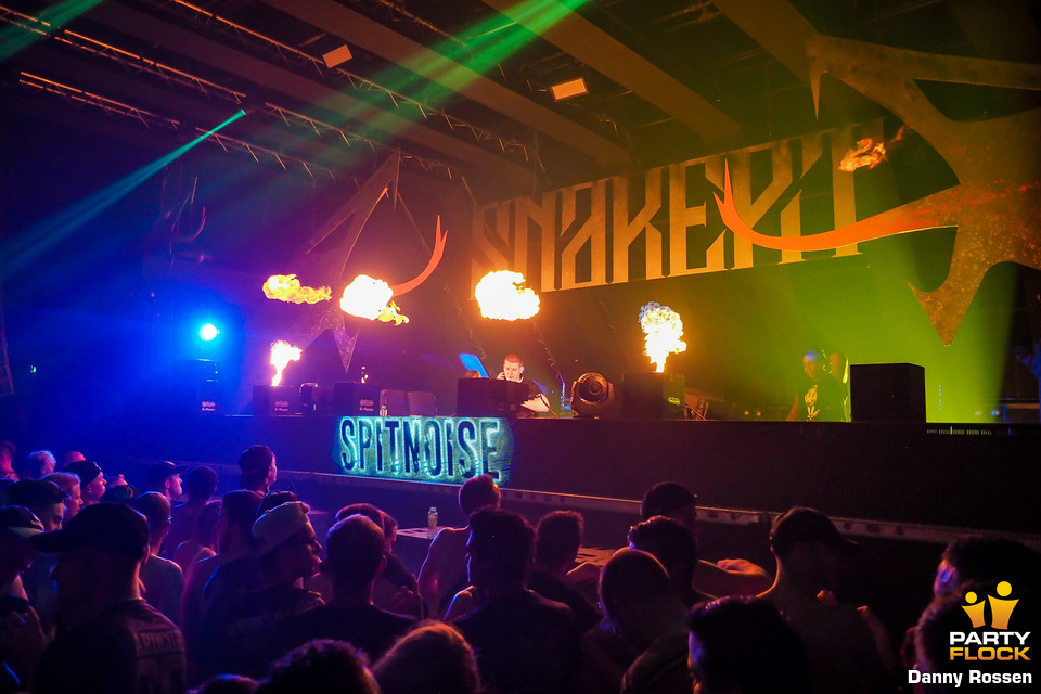 foto Snakepit, 8 december 2018, Klokgebouw