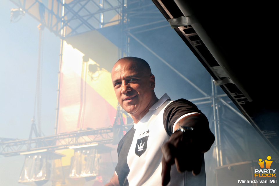 foto We love the 90's Festival, 24 augustus 2019, Goffertpark, met Paul Elstak