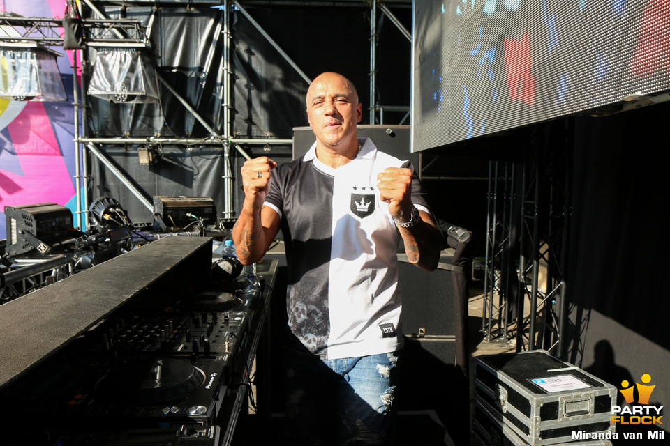 foto We love the 90's Festival, 24 augustus 2019, Goffertpark, met Paul Elstak